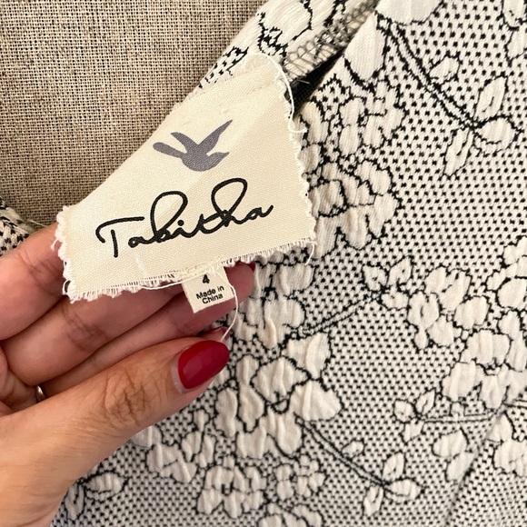 Tabitha Dress Floral White and Black Size Small 4 - Picture 4 of 7